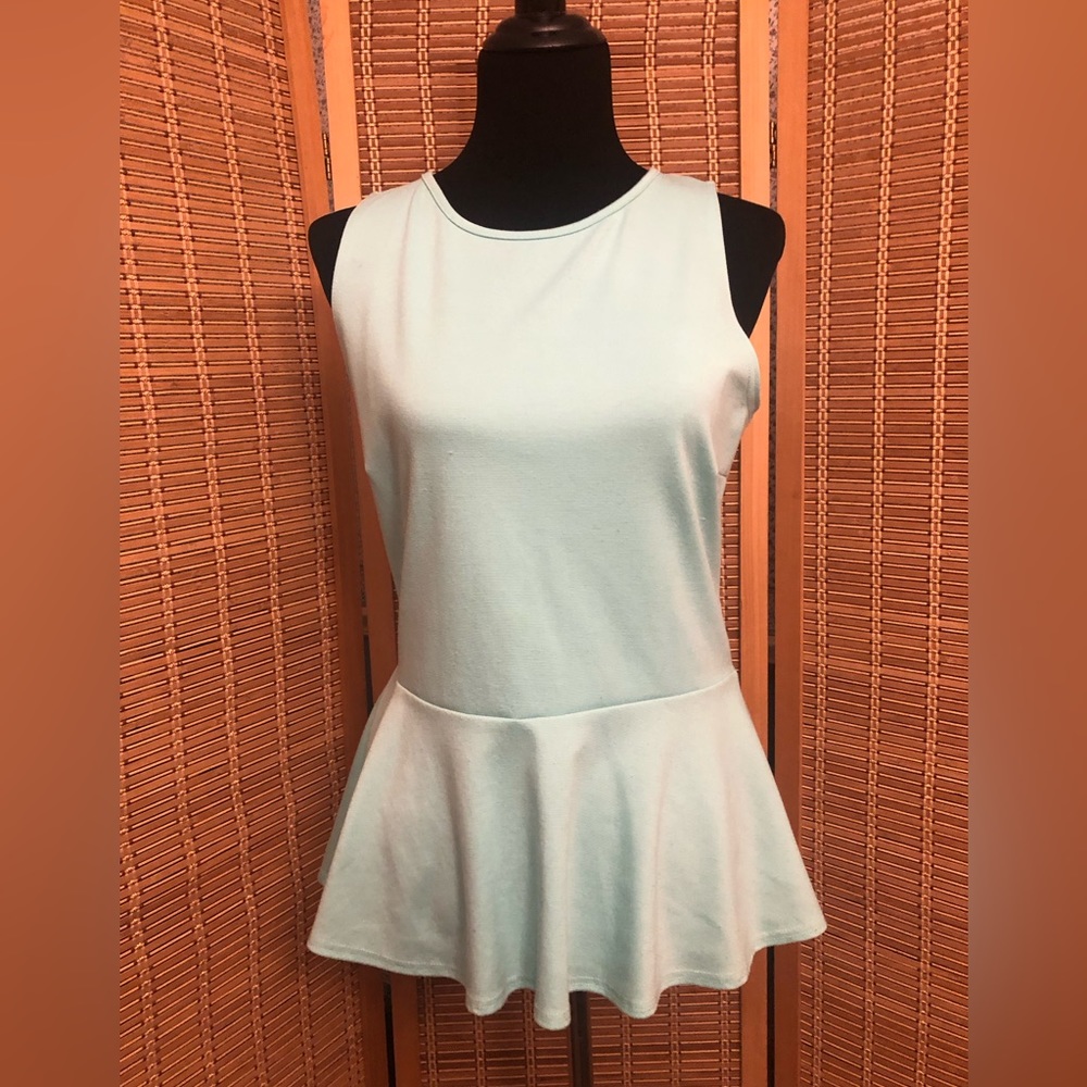 Light green sleeveless peplum top size L
